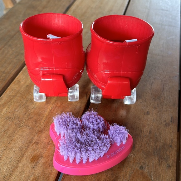 Build a bear workshop roller skates and brush - Picture 2 of 3